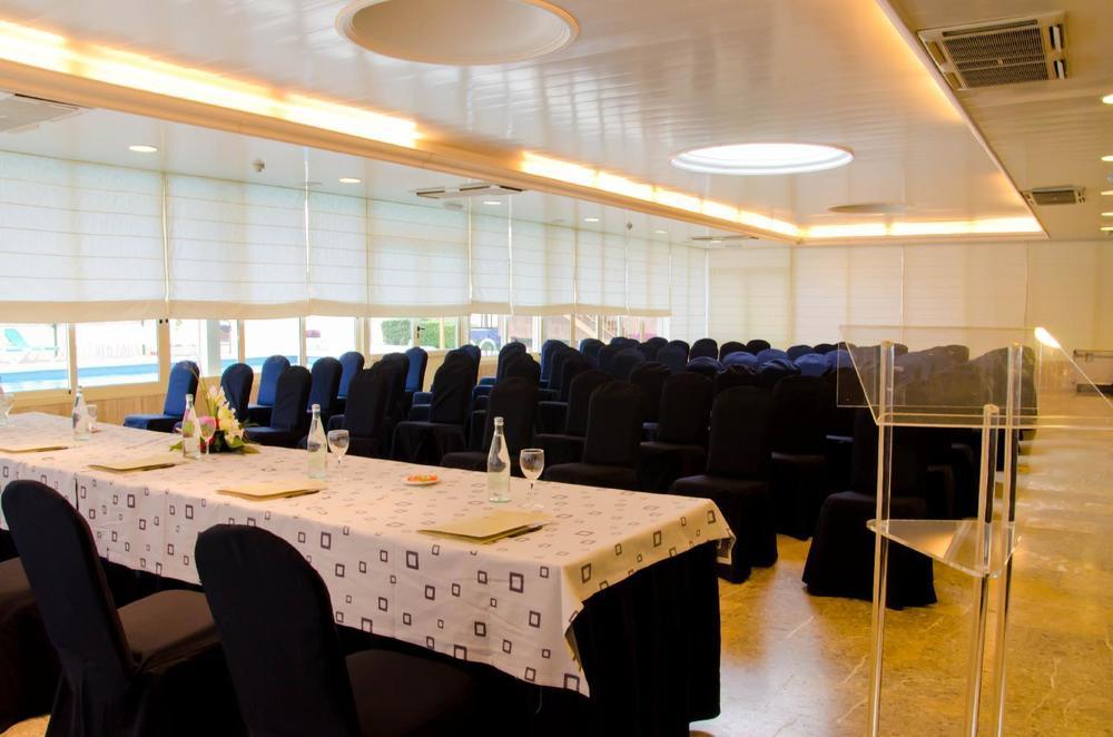 Hotel Castilla لقنت الاعمال الصورة